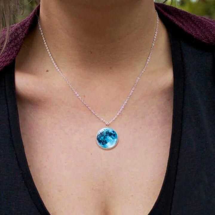 New Glowing Moon Necklace - Harappakart