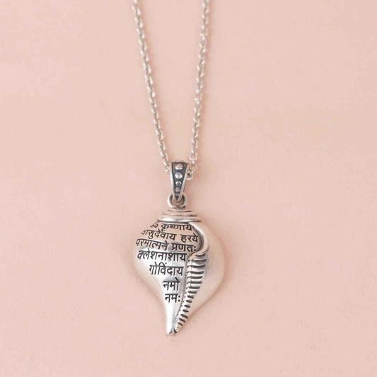 Shri Krishna Shankha Pendant with Chain