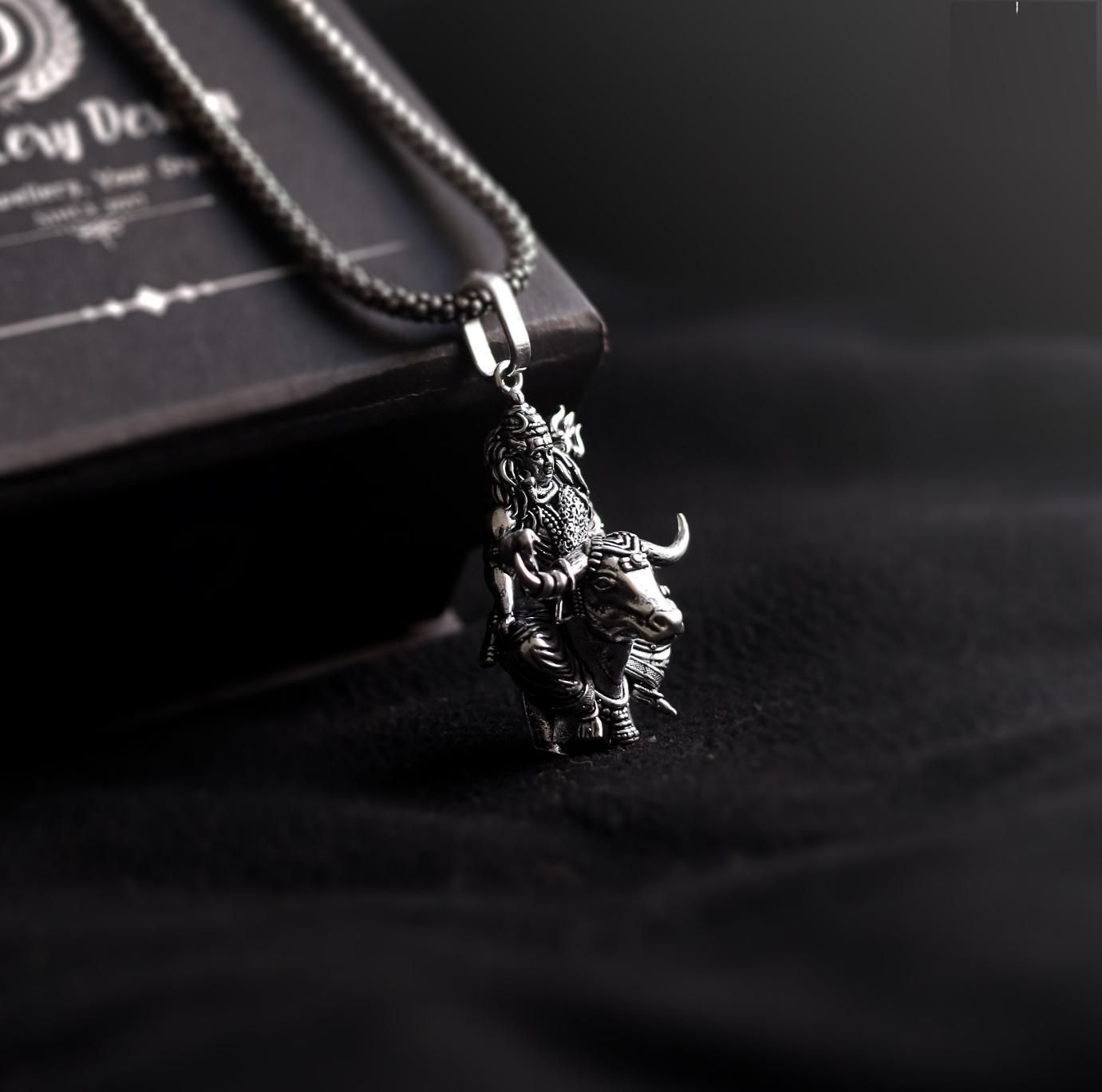 Lord Shiva with Nandi Silver Pendant Chain - Harappakart